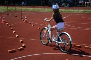 Przejazd po wyznaczonym torze.