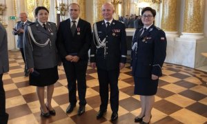 Od lewej: podinsp. Edyta Witkowicz, Marcin Chotomski, gen. insp. Jarosław Szymczyk, insp. Anna Rosół