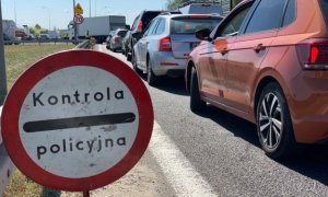 znak drogowy - kontrola policyjna