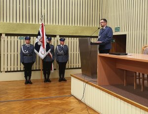 poczet sztandarowy oraz Zastępca Komendanta CSP ds. Dydaktycznych