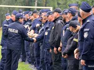 Wczoraj Komendant Centrum Szkolenia Policji insp. Anna Rosół w asyście Kierownika Zakładu Kynologii mł. insp. Marka Hańczuka, dokonała uroczystego otwarcia zawodów. Jednocześnie uczestnicy mistrzostw będą mieli okazję zobaczyć wystawę poświęconą Kynologii Policyjnej, która ma już 100 lat.