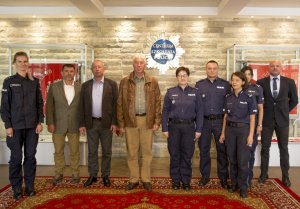 Przedstawiciele węgierskiej szkoły policji wraz z kierownictwem Centrum Szkolenia Policji w Legionowie.