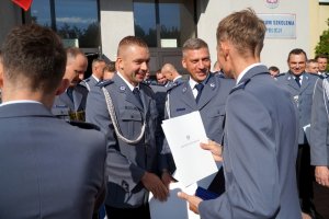 Uroczystość zakończenia Finału XXXII edycji konkursu Policjant Ruchu Drogowego, na której między innymi I Zastępca Komendanta Głównego Policji wręcza nagrody zwycięzcom. Miejscem ceremonii jest sala w budynku dydaktycznym Centrum Szkolenia Policji w Legionowie.