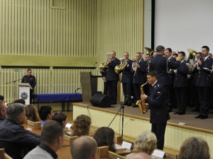 Z okazji Dnia Edukacji Narodowej funkcjonariusze i pracownicy Centrum Szkolenia Policji odebrali podziękowania za wieloletnią pracę na rzecz CSP, a także nagrody motywacyjne – łącznie wyróżniono 23 osoby.