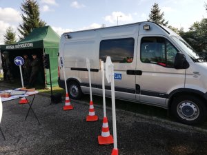 Wykładowcy z Zakładu Ruchu Drogowego, uczestniczyli w obchodach Święta 9 Brygady Wsparcia Dowodzenia Dowództwa Generalnego Rodzajów Sił Zbrojnych. Policjanci podczas pikniku prezentowali stoisko informacyjne, które cieszyło się nie lada popularnością szczególnie wśród dzieci.