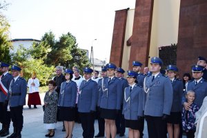 Kościół pw. św. Jana Kantego w Legionowie. Uroczysta msza święta, podczas której Ordynariusz Diecezji Warszawsko-Praskiej J.E. ks. bs. Romualda Kamińskiego poświęcił figurę św. Michała Archanioła – patrona policjantów. Inicjatorem ufundowania figury był ks. Prałat Lucjan Szcześniak.