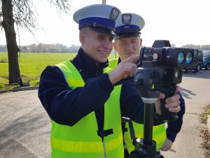 Nauczyciele policyjni Zakładu Ruchu Drogowego CSP przeprowadzą kurs z zakresu obsługi ręcznych mierników prędkości oraz wideorejestratorów. W szkoleniu biorą udział policjanci „drogówki” z garnizonów: podlaskiego i wielkopolskiego.