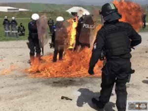 Ćwiczenia na misji w Kosowie z udziałem wykładowcy Centrum Szkolenia Policji