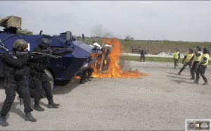 Ćwiczenia na misji w Kosowie z udziałem wykładowcy Centrum Szkolenia Policji