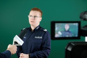 W Centrum Szkolenia Policji zakończyła się ostatnia w tym roku edycja kursu specjalistycznego dla oficerów prasowych w zakresie wykonywania działalności prasowo-informacyjnej Policji. Dwunastu policjantów doskonaliło swoją wiedzę z zakresu współpracy z przedstawicielami masowego przekazu, zasad skutecznego prowadzenia polityki informacyjnej w Policji oraz kreowania pozytywnego wizerunku formacji.