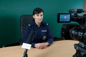 W Centrum Szkolenia Policji zakończyła się ostatnia w tym roku edycja kursu specjalistycznego dla oficerów prasowych w zakresie wykonywania działalności prasowo-informacyjnej Policji. Dwunastu policjantów doskonaliło swoją wiedzę z zakresu współpracy z przedstawicielami masowego przekazu, zasad skutecznego prowadzenia polityki informacyjnej w Policji oraz kreowania pozytywnego wizerunku formacji.