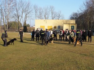 Zajęcia podczas 10-dniowych warsztatów doskonalących sprawność użytkową psów służbowych.