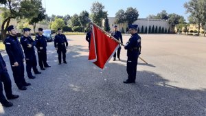 Policjanci CSP podczas ćwiczeń z musztry