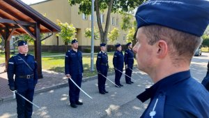 Policjanci CSP podczas ćwiczeń z musztry