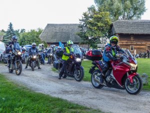 Niebiescy Rycerze z pomocą dla Kuby