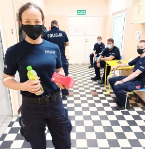 Słuchacze podczas oddawania krwi