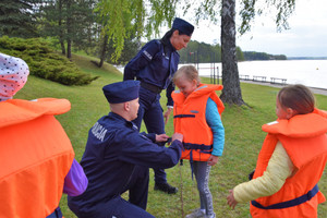 Przyjemne z pożytecznym z Policją Wodną w Kalu