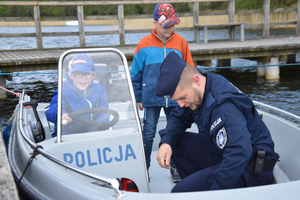 Przyjemne z pożytecznym z Policją Wodną w Kalu