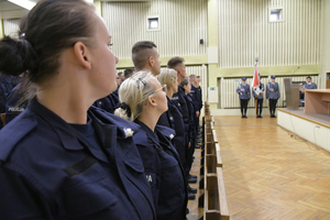 policjanci podczas inauguracji szkolenia podstawowego