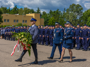 Złożenie wieńca pod obeliskiem oraz Dębami Pamięci upamiętniającymi trzech funkcjonariuszy Policji Państwowej zamordowanych przez NKWD  w Twerze