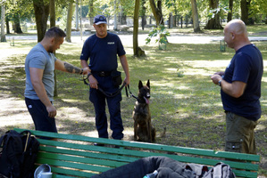 Przygotowanie do pełnienia służby z psem