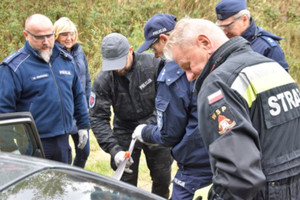 Policjanci podczas zajęć praktycznych