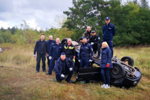 Policjanci podczas zajęć praktycznych