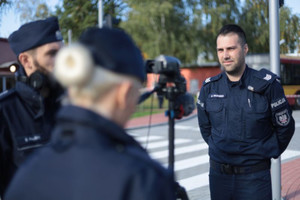 Policjanci podczas zajęć praktycznych na kursie