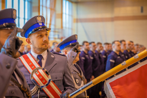 policjanci podczas zakończenia szkolenia podstawowego zawdodowego