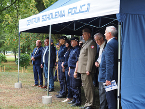 Prezentacja muralu na ogrodzeniu CSP