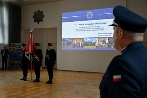 Policjanci w trakcie uroczystości pożegnania Komendanta CSP inp. Anny Jędrzejewskiej Szpak.